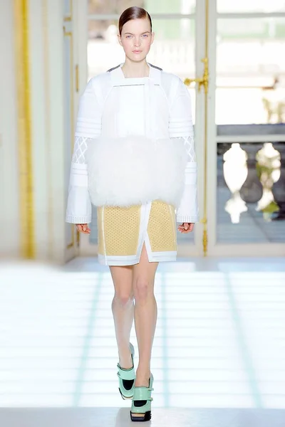 Look 1